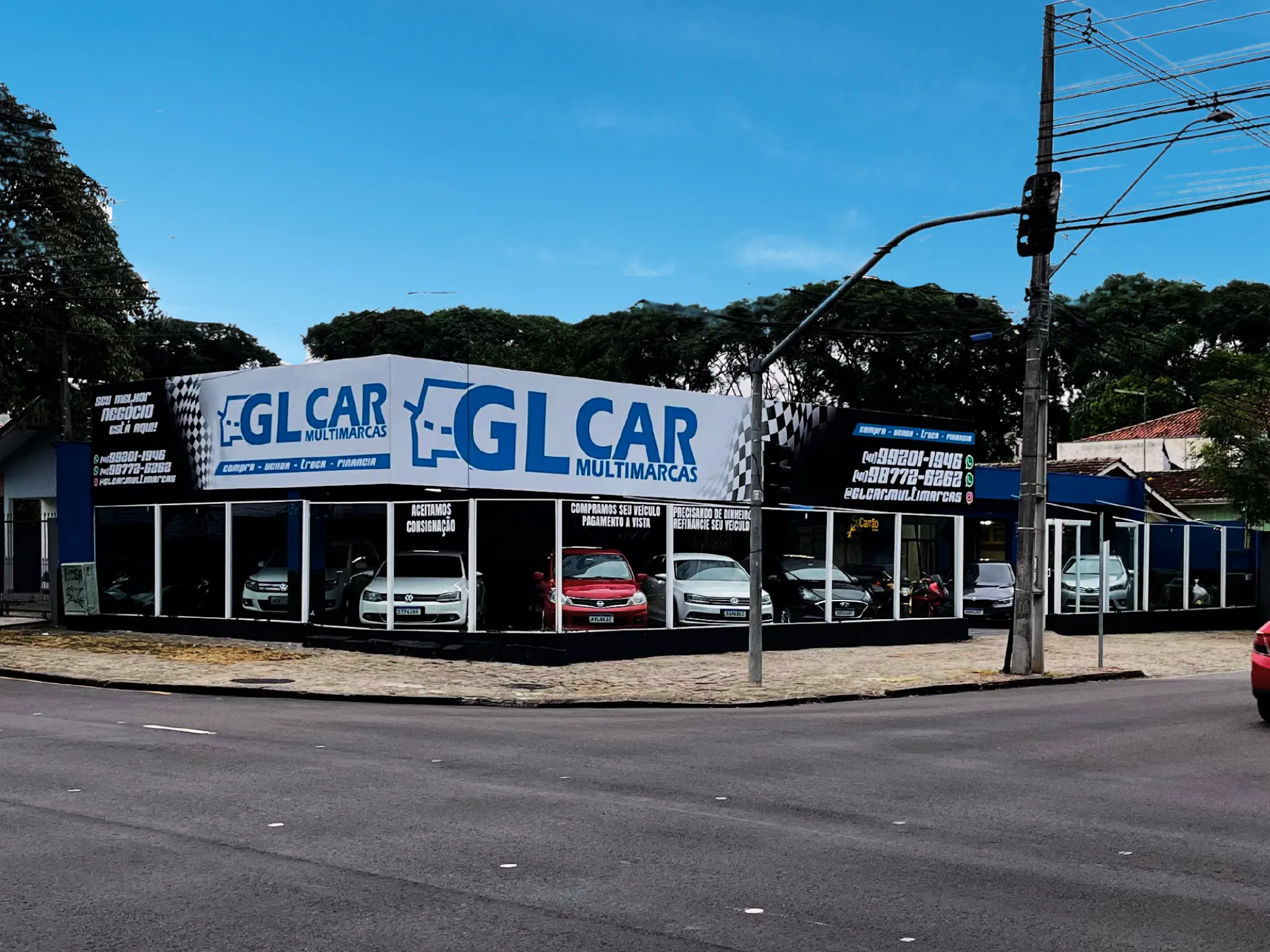 Fachada da loja Veículos à venda em GL Car Multimarcas - Curitiba - PR | Mobiauto