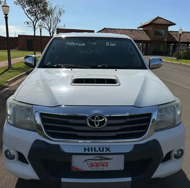 Carro Toyota Hilux Cabine Dupla 2015 Hilux 3.0 TDI 4x4 CD SRV (Diesel)