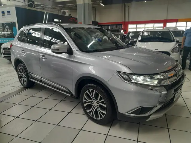 Carro Mitsubishi Outlander 2016 2.2 DI-D 4WD (Aut)