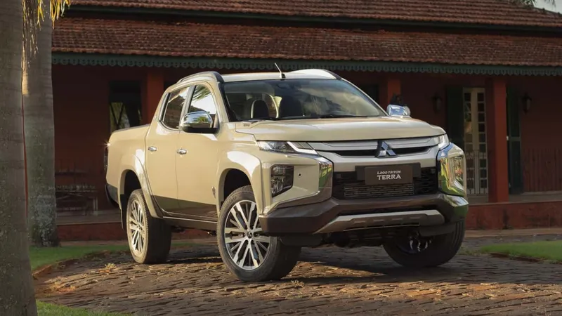 Mitsubishi L200 Triton Sport: picape ganha visual retrô e esportivo em séries especiais