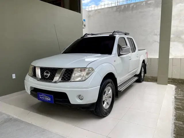 Carro Nissan Frontier 2013 LE 4x4 2.5 16V (cab. dupla) (aut)