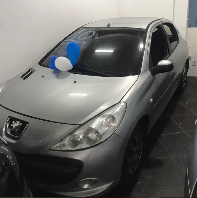 Carro Peugeot 207 2010 Hatch XR 1.4 8V (flex) 4p