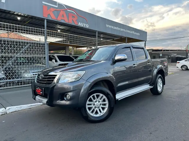 Carro Toyota Hilux Cabine Dupla 2015 Hilux 3.0 TDI 4x4 CD SRV (Aut)