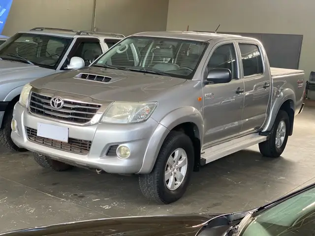 Carro Toyota Hilux Cabine Dupla 2015 Hilux 3.0 TDI 4x4 CD STD