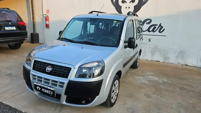 Carro Fiat Doblò 2021 Essence 1.8 7L (Flex)