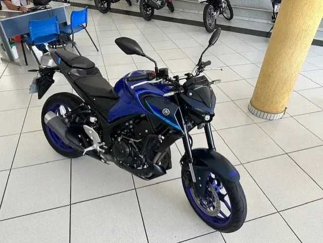 Carro Yamaha MT-03 2023 ABS