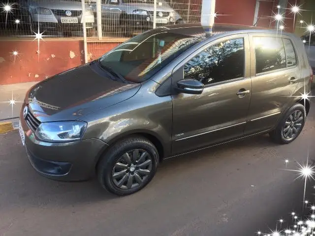 Carro Volkswagen Fox 2013 1.0 VHT (Flex) 4p