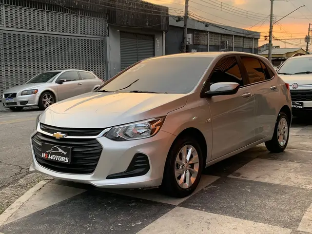 Carro Chevrolet Onix 2023 LT 1.0