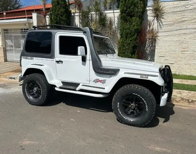 Carro Troller T4 2003 4x4 2.8