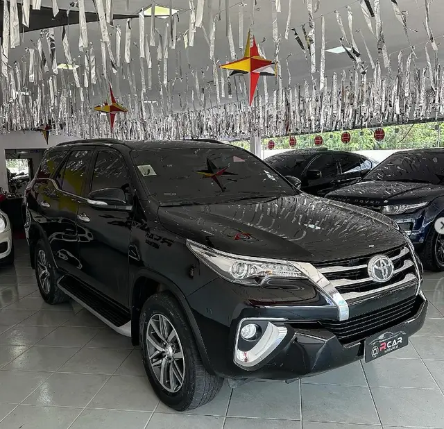 Carro Toyota SW4 2017 2.8 TDI SRX 5L 4x4 (Aut)