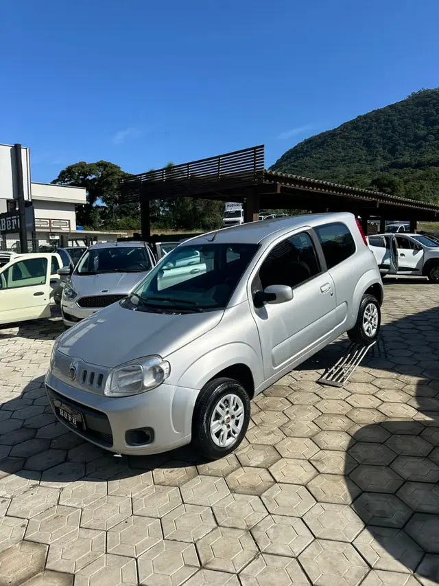 Carro Fiat Uno 2013 Vivace 1.0 8V (Flex) 2p