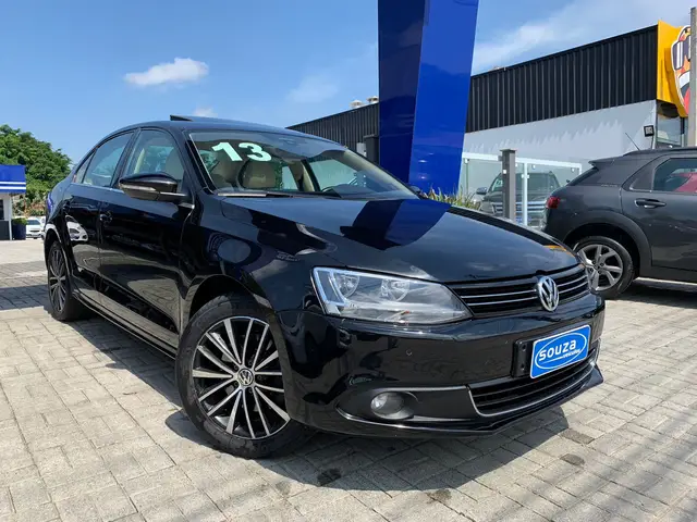Carro Volkswagen Jetta 2013 2.0 TSI Highline DSG