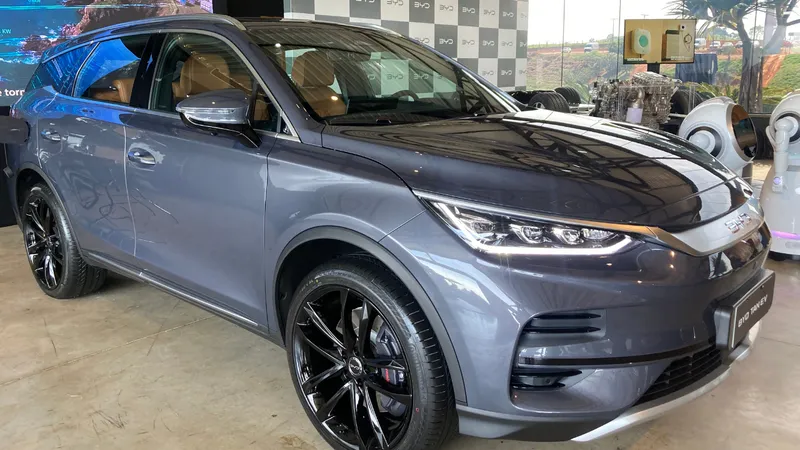 BYD TAN chega renovado para colocar montadora chinesa em outro patamar