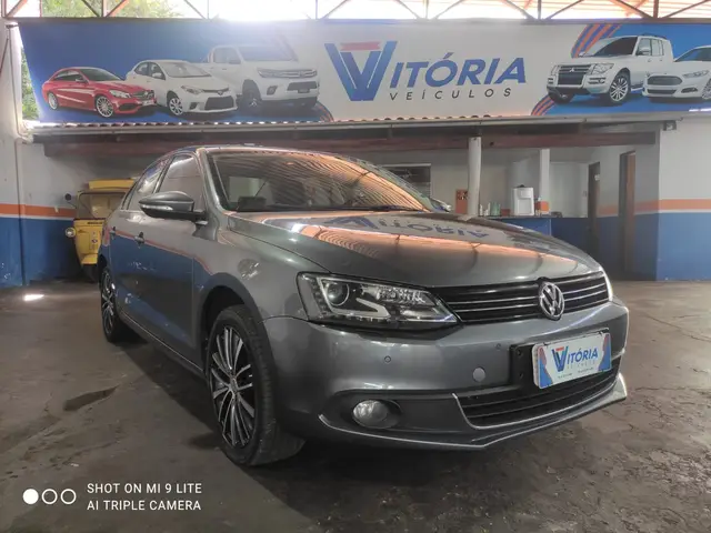 Carro Volkswagen Jetta 2013 2.0 Comfortline (Flex)