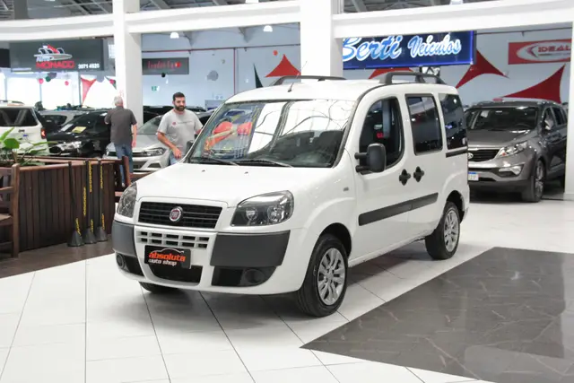 Carro Fiat Doblò 2021 Essence 1.8 16V (Flex)