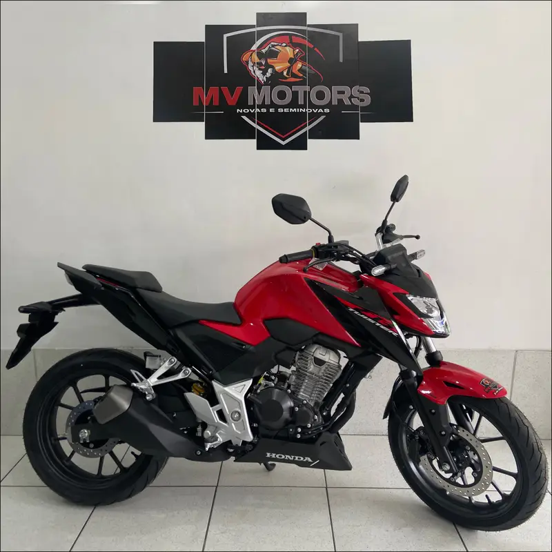 Honda CB 300F Twister Standard