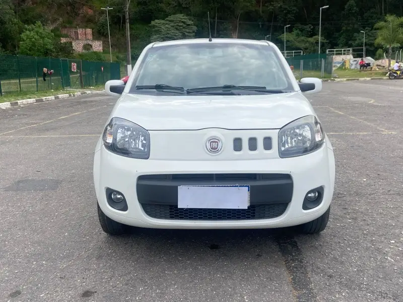 Fiat Uno Vivace Italia 1.0 8V (Flex) 4p
