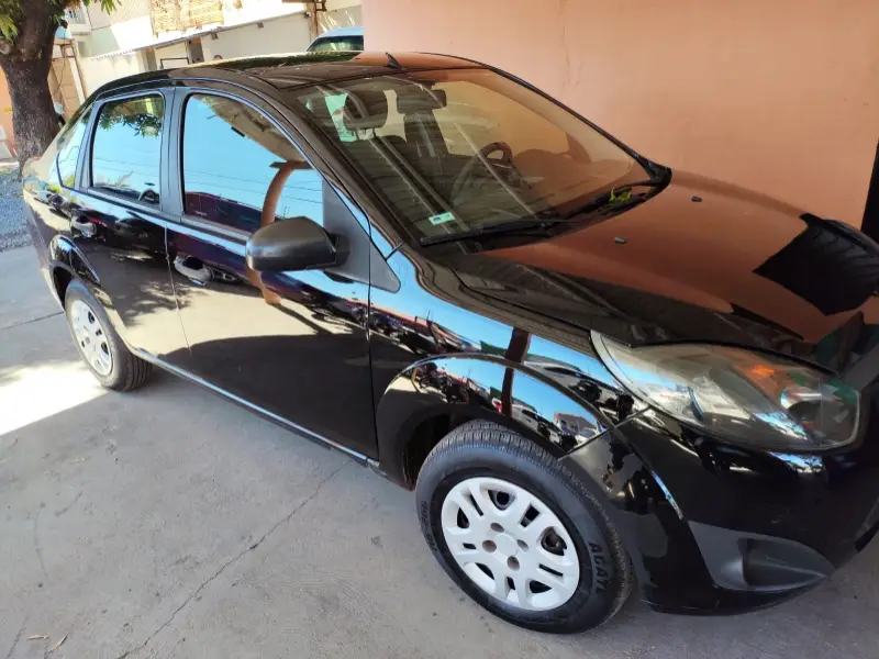 Ford Fiesta Sedan 1.6 (Flex)