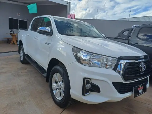 Carro Toyota Hilux Cabine Dupla 2020 Hilux 2.7 SR CD 4x2 (Flex) (Aut)