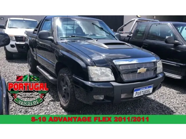 Carro Chevrolet S10 Cabine Simples 2011 S10 Advantage 4x2 2.4 (Flex) (Cab Simples)
