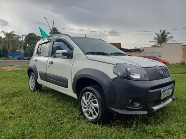 Carro Fiat Uno 2013 Way 1.0 8V (Flex) 4p