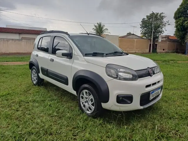 Carro Fiat Uno 2016 Way 1.4 8V (Flex) 4p