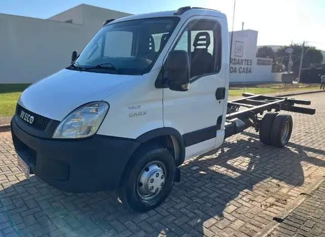Carro Iveco Daily Chassi 2013 55C17 CS 3750