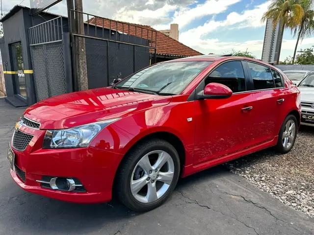 Carro Chevrolet Cruze 2014 HB Sport LTZ 1.8 16V FlexP. 5p Mec