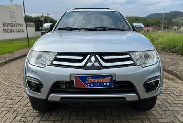 Carro Mitsubishi Pajero 2017 3.2 DI-D HPE 4WD (Aut)