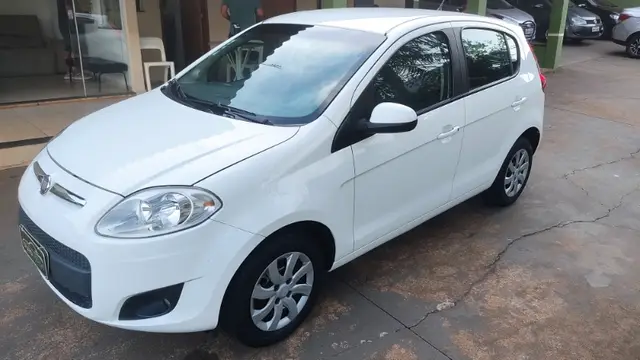 Carro Fiat Palio 2013 Attractive 1.0 8V (Flex)
