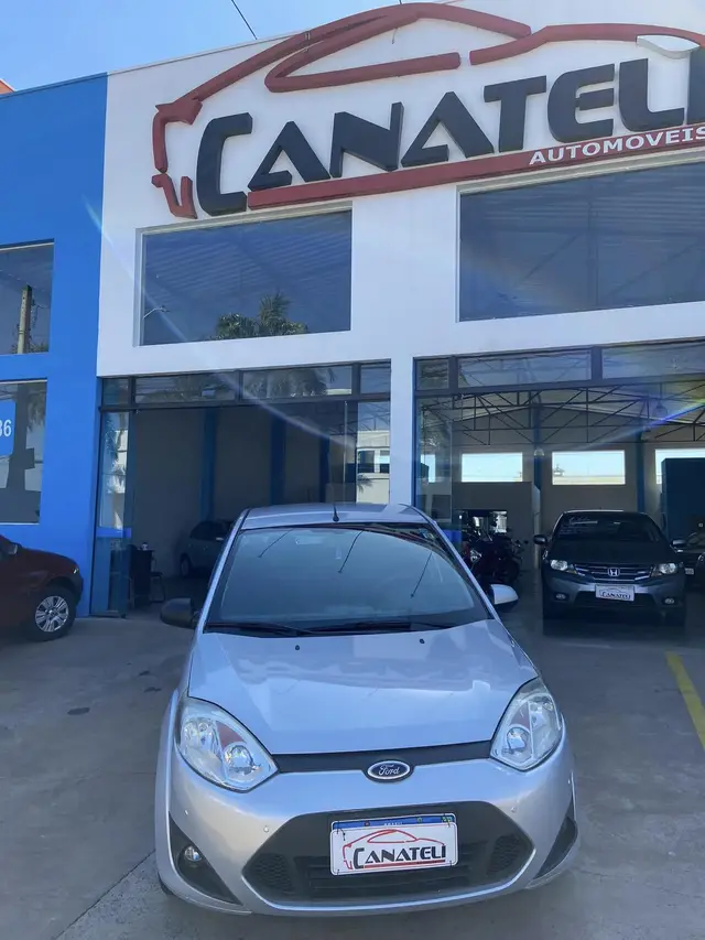 Carro Ford Fiesta Hatch 2014 SE 1.6