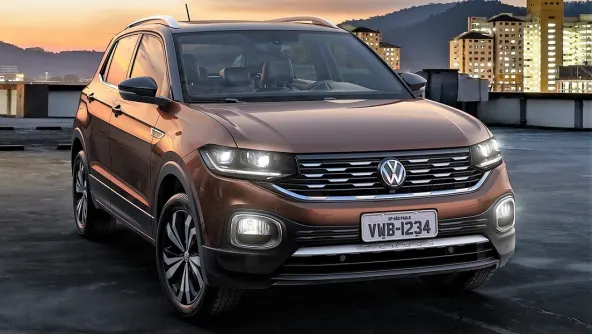 O crossover VW T-Cross assume liderança e Chevrolet Onix fica em 2º lugar no top 10 de carros mais vendidos em julho. 