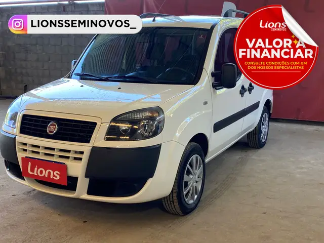 Carro Fiat Doblò 2021 Essence 1.8 16V (Flex)