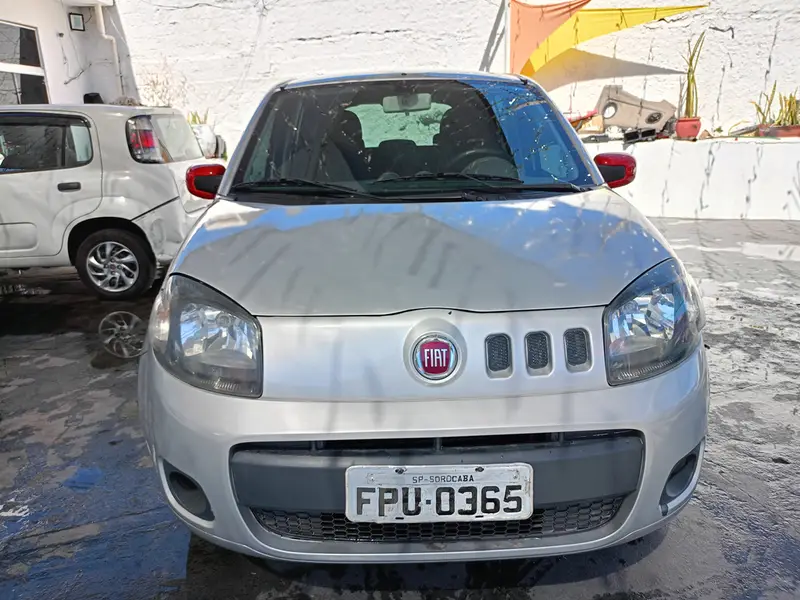 Fiat Uno Attractive 1.0 (Flex) 4p