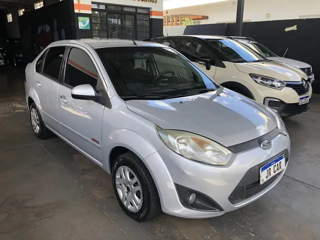 Carro Ford Fiesta Sedan 2013 SE 1.6 Rocam (Flex)
