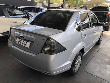 Fiesta Sedan SE 1.6 Rocam (Flex)