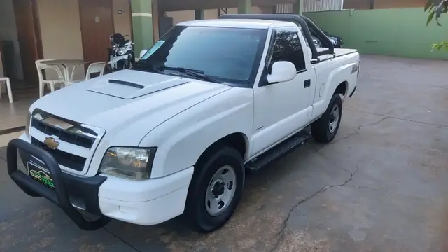 Carro Chevrolet S10 Cabine Simples 2005 S10 Colina 4x2 2.8 (Cab Simples)