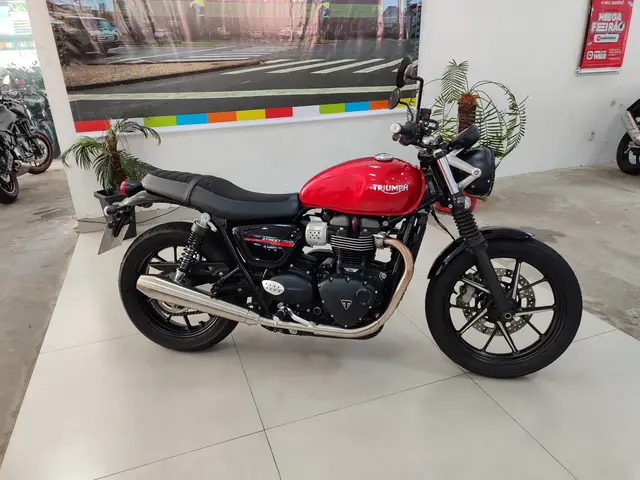 Carro Triumph Street Twin 2020 900cc