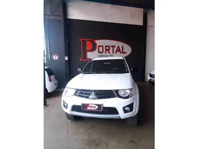 Carro Mitsubishi L200 Triton Sport 2014 2.4 HLS (Flex)