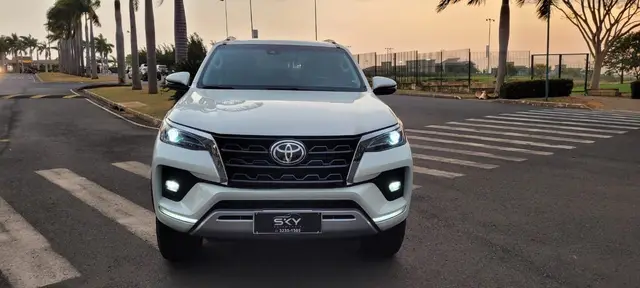 Carro Toyota SW4 2021 SRX 2.8 turbodiesel 7L 4x4 (Aut)