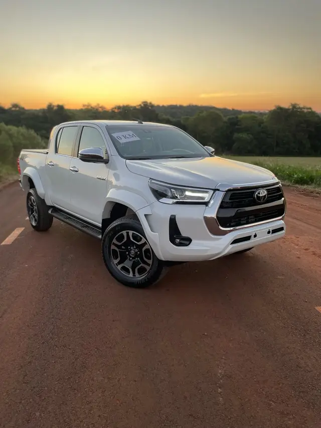 Carro Toyota Hilux Cabine Dupla 2024 SRX Plus 4x4 2.8 Diesel