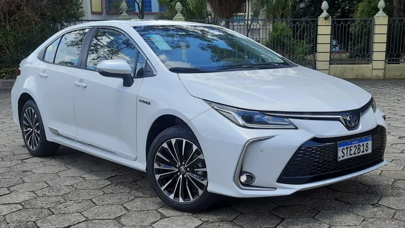 Toyota Corolla híbrido 2024: o que você deve saber antes de comprar