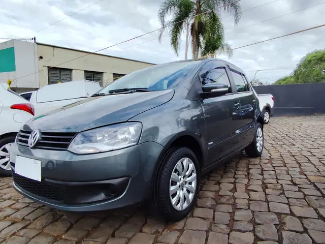 Carro Volkswagen Fox 2014 1.0 TEC (Flex) 4p