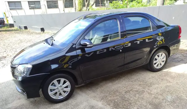 Carro Toyota Etios Sedan 2017 XLS 1.5 (Aut) (Flex)