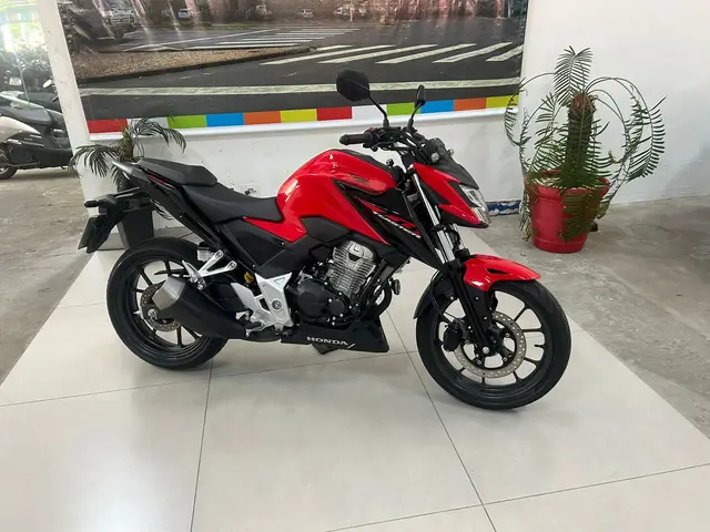 Moto Honda CB 300F Twister 2024 (ABS)