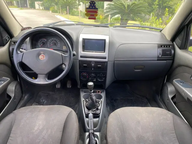 Carro Fiat Siena 2011 Celebration Fire 1.0 8V (Flex)