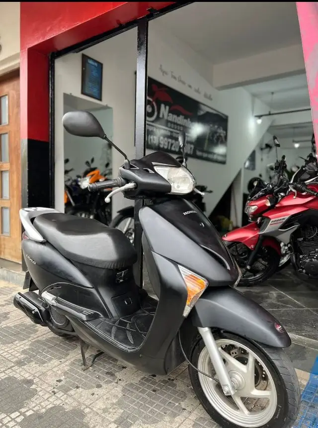 Carro Honda LEAD 2010 110