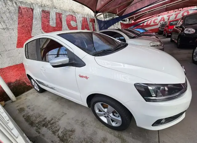 Carro Volkswagen Fox 2016 1.6 MSI Trendline (Flex)