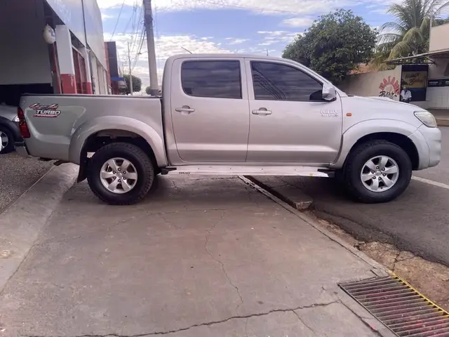 Carro Toyota Hilux Cabine Dupla 2014 Hilux 2.7 Flex 4x4 CD STD