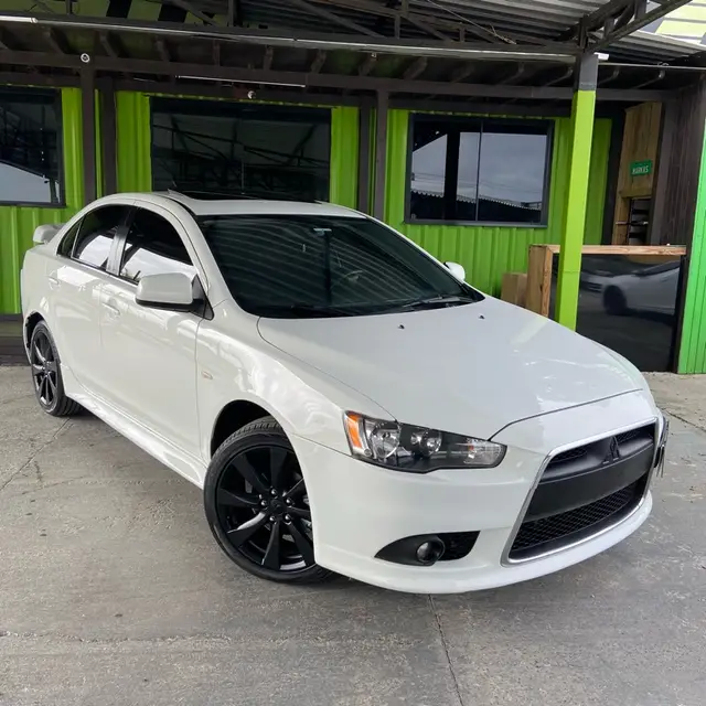 Carro Mitsubishi Lancer 2013 2.0 16V